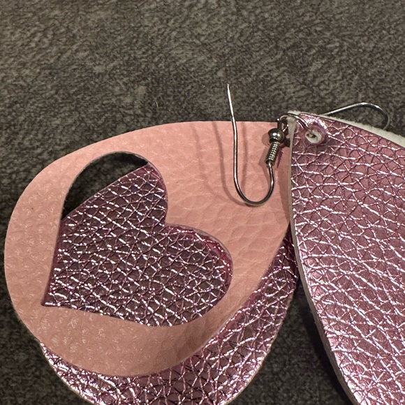 Handmade Pink Heart earrings - Picture 3 of 3